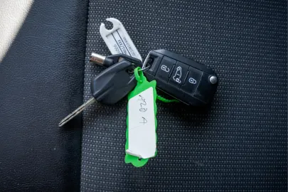 Car image 28