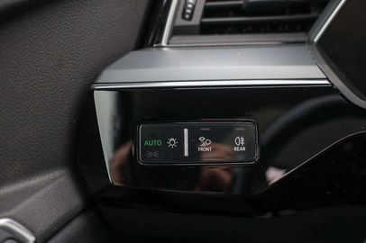 Car image 37