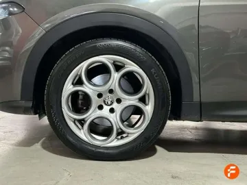 Car image 31