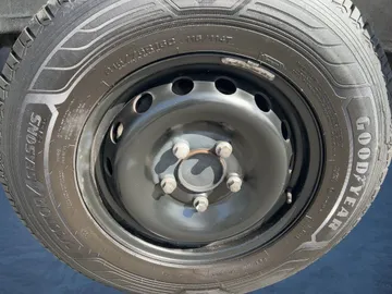 Car image 21