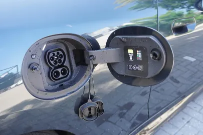 Car image 24