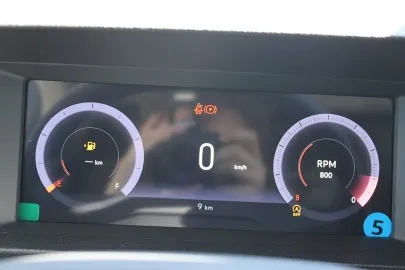 Car image 34
