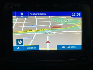 Car image 25