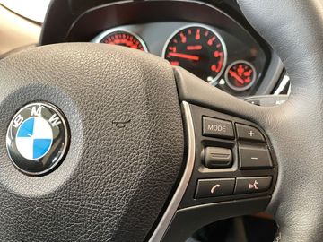 Car image 36