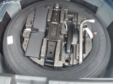 Car image 34