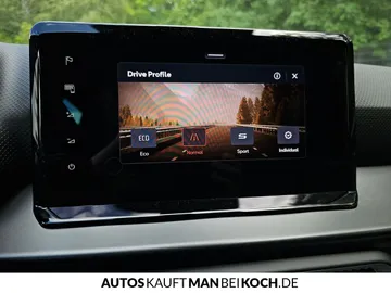 Car image 32