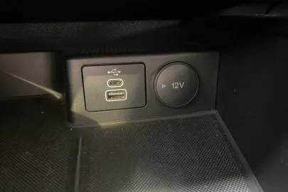 Car image 34
