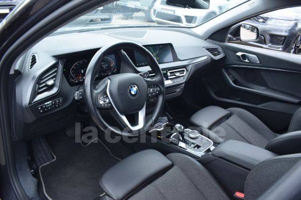 BMW 118i 100 kW image number 7