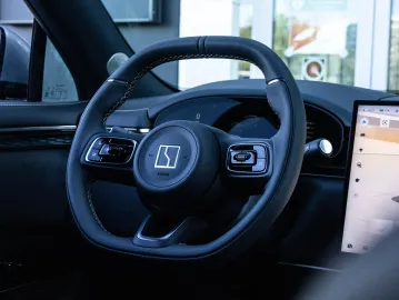 Car image 48
