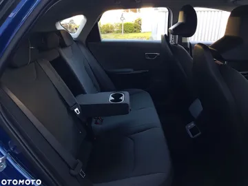 Car image 28