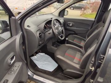Car image 13
