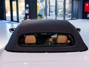 Car image 29