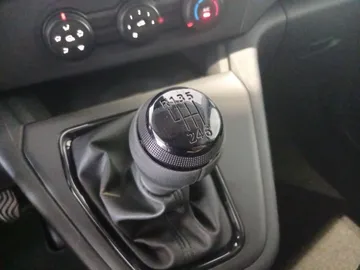 Car image 47