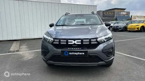 Car image 3