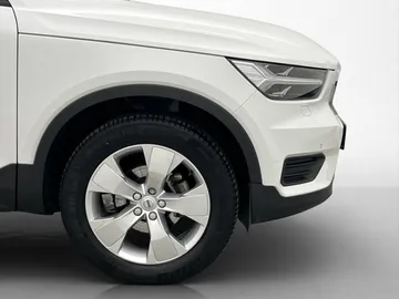 Car image 32