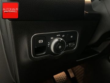 Car image 32