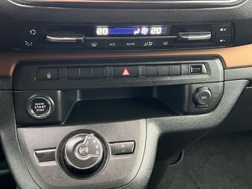 Car image 37