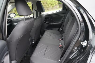 Car image 12