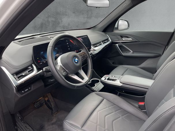 BMW iX1 eDrive20 150 kW image number 8