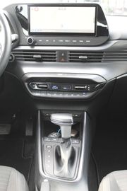 Car image 28