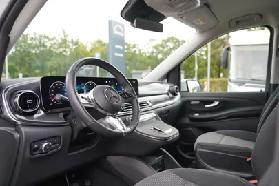 Car image 36