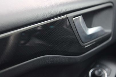 Car image 37