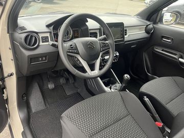 Car image 11