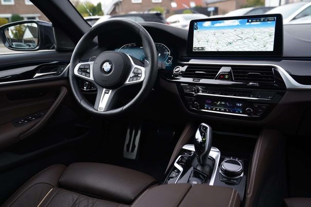 BMW 530i Touring xDrive 185 kW image number 21