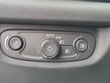 Car image 36