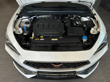 Car image 27