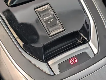 Car image 34