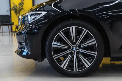 Car image 40