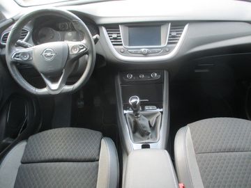 Car image 13