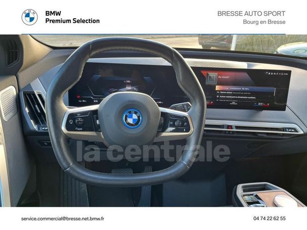 BMW iX xDrive40 240 kW image number 11