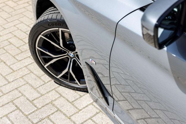 BMW 520i Touring 135 kW image number 32