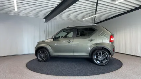 Car image 4