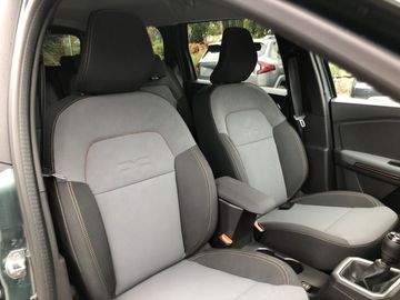 Car image 15