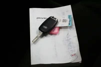 Car image 30