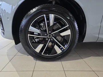 Car image 36