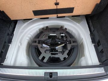 Car image 37