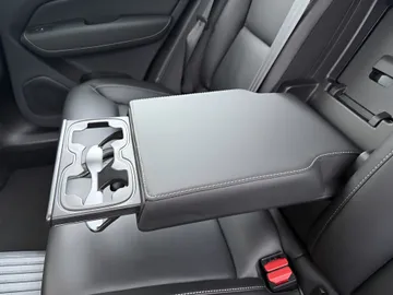 Car image 47