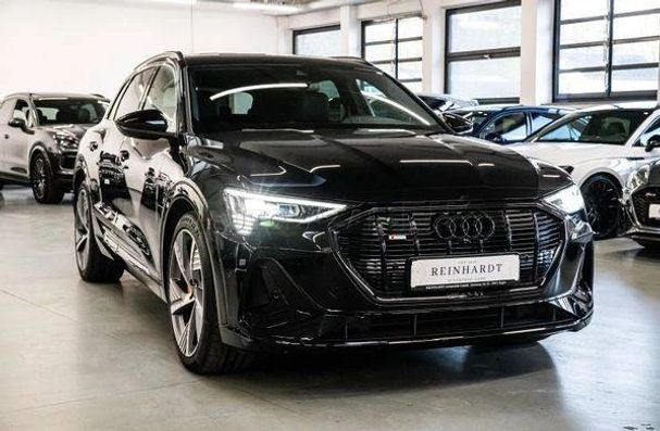 Audi e-tron 50 quattro S-line 230 kW image number 1