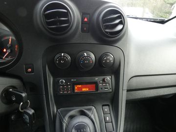 Car image 11