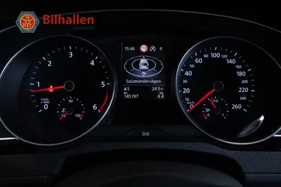 Car image 26