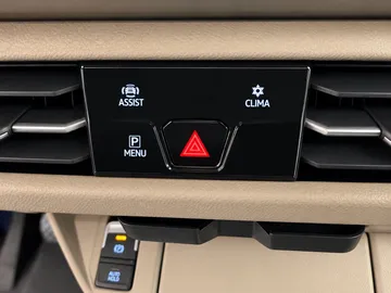 Car image 33
