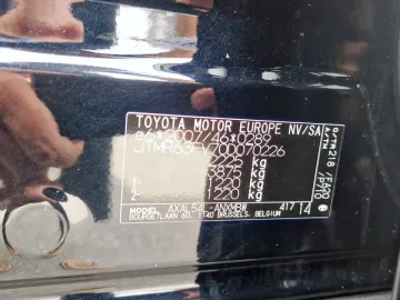 Car image 24