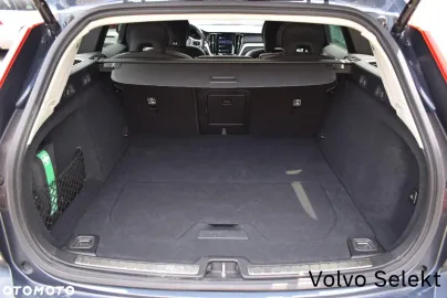Car image 32