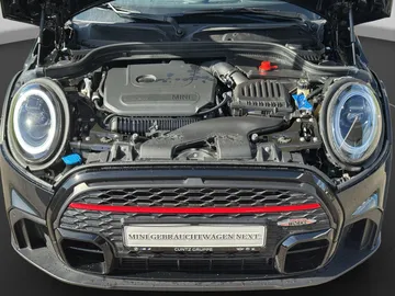 Car image 28