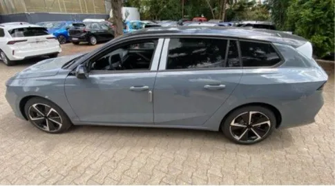 Car image 5