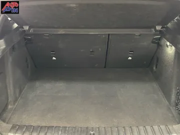 Car image 32